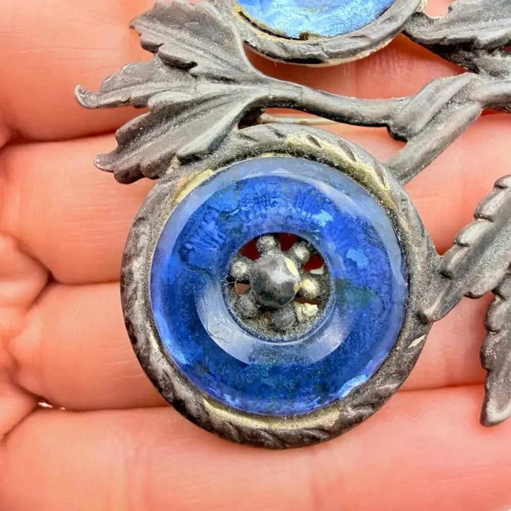 Vintage LN/25 Little Nemo Pot Metal Flower Brooch Pin Blue Glass Cabochons